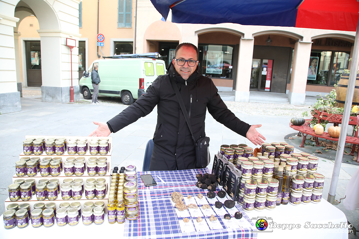 VBS_1267 - Fiera Nazionale del Tartufo e dei Santi 2022.jpg